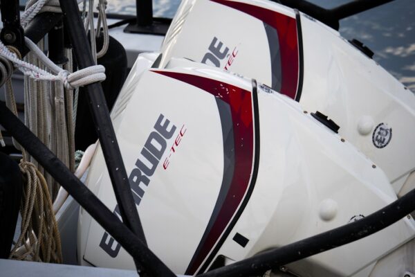 Yamaha 25 HK KORT BEN: Den Ideelle Motor til Din Båd